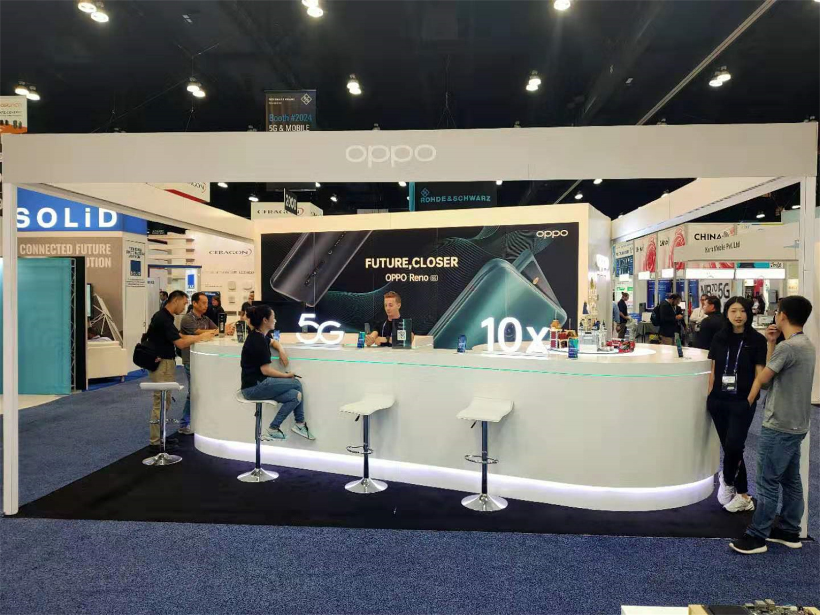 OPPO 20′ x 20′ MWC Custom Trade Show Booth