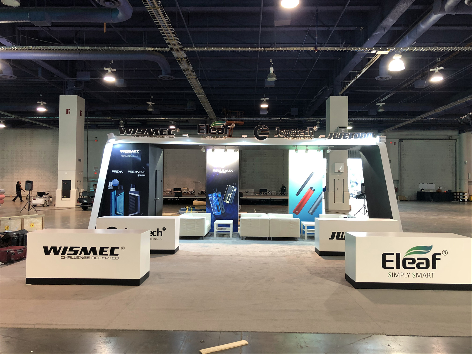 ELEAF 30′ x 30′ VapeExpo Custom Trade Show Booth