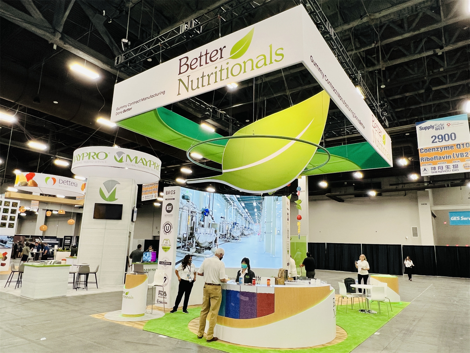 Better Nutritionals 20′ x 20′ Custom Exhibits With Curved Led Video Wall